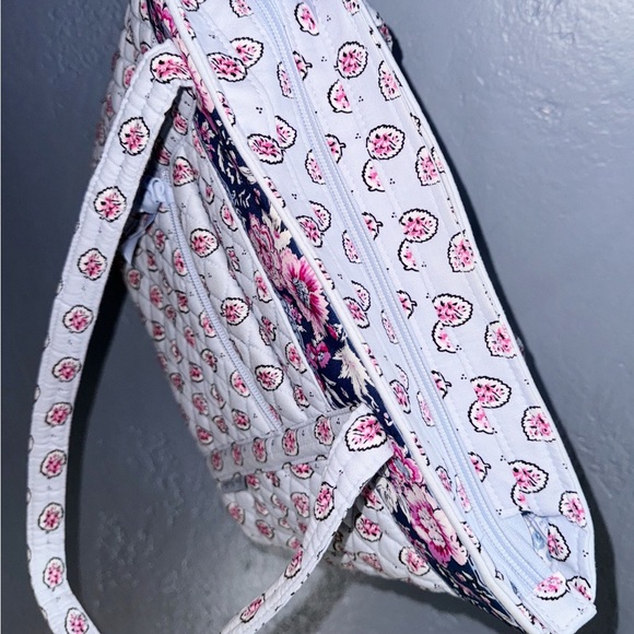 Vera Bradley Magnifique Leaf Tote And Turnlock Wallet - Picture 10 of 16